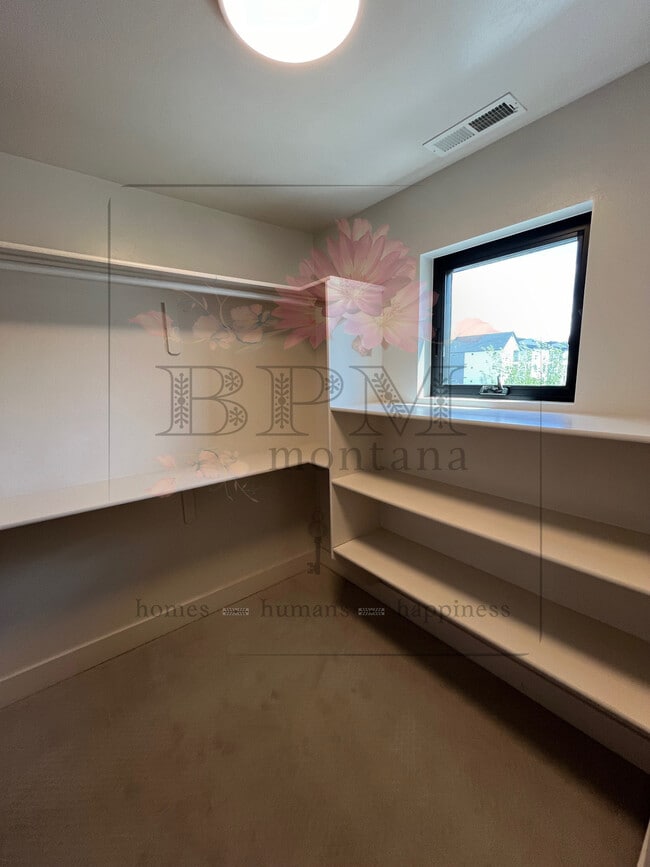 Building Photo - 1093 Abigail Ln