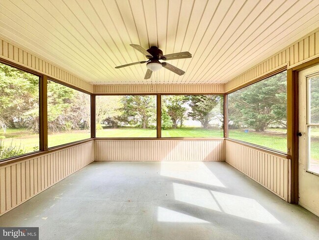 Building Photo - 501 Falcon Dr