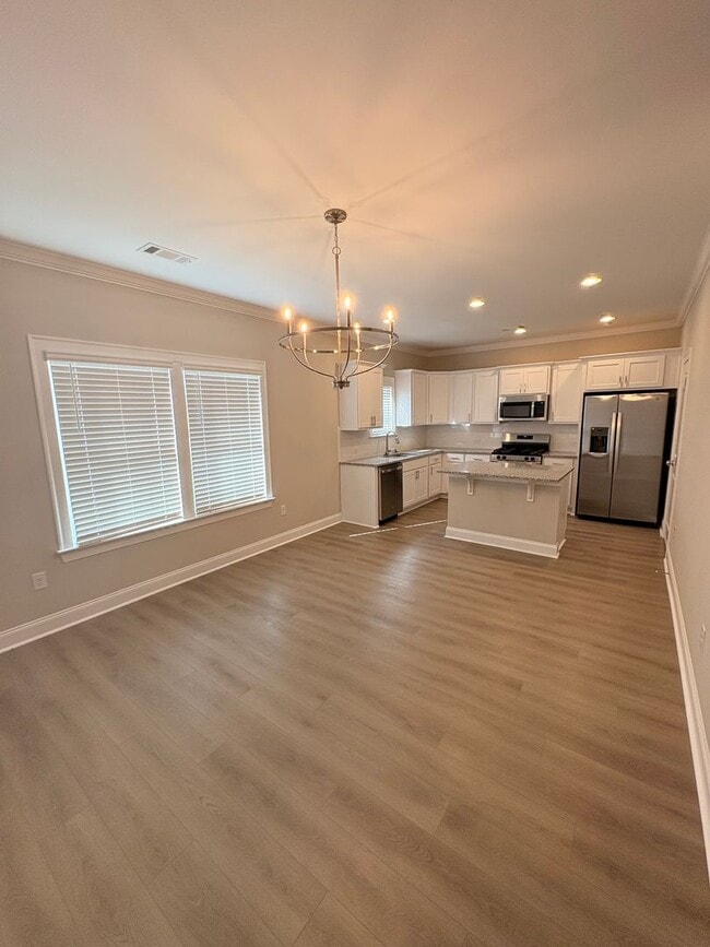 Building Photo - 108 Alva Ct