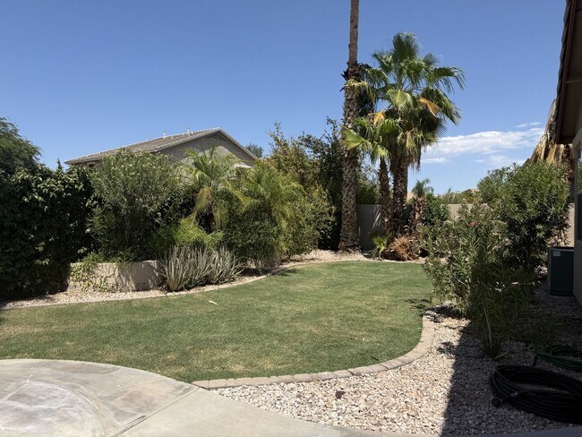 Building Photo - 4168 E Rainbow Dr