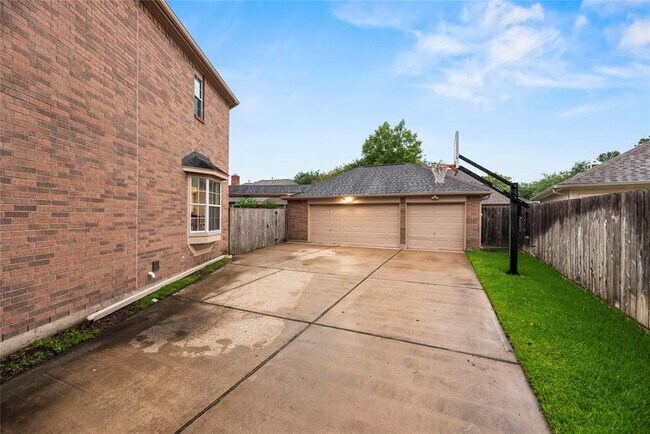 Building Photo - 4306 Stonecroft Cir