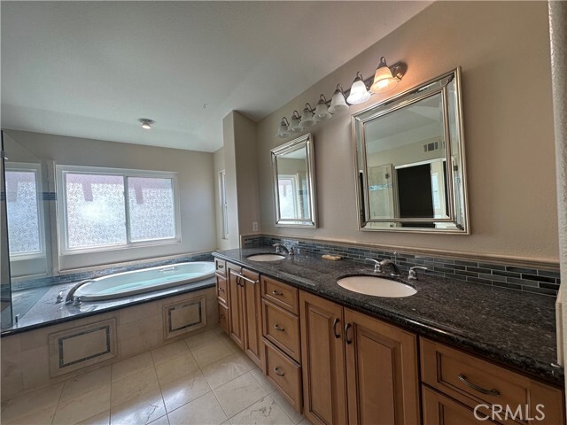 Building Photo - 12865 Crawford Dr
