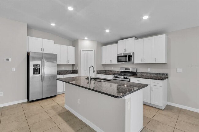 Building Photo - 10357 Scarlet Skimmer Dr