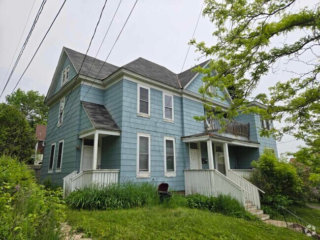 Building Photo - 16 S 19th Ave E