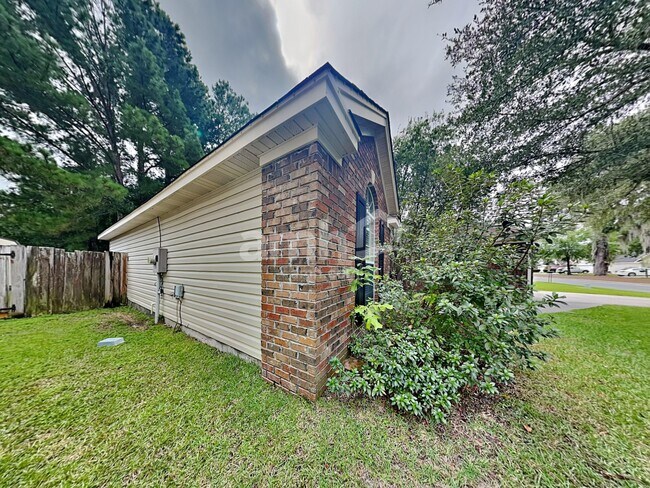 Building Photo - 388 Shady Oak Cir