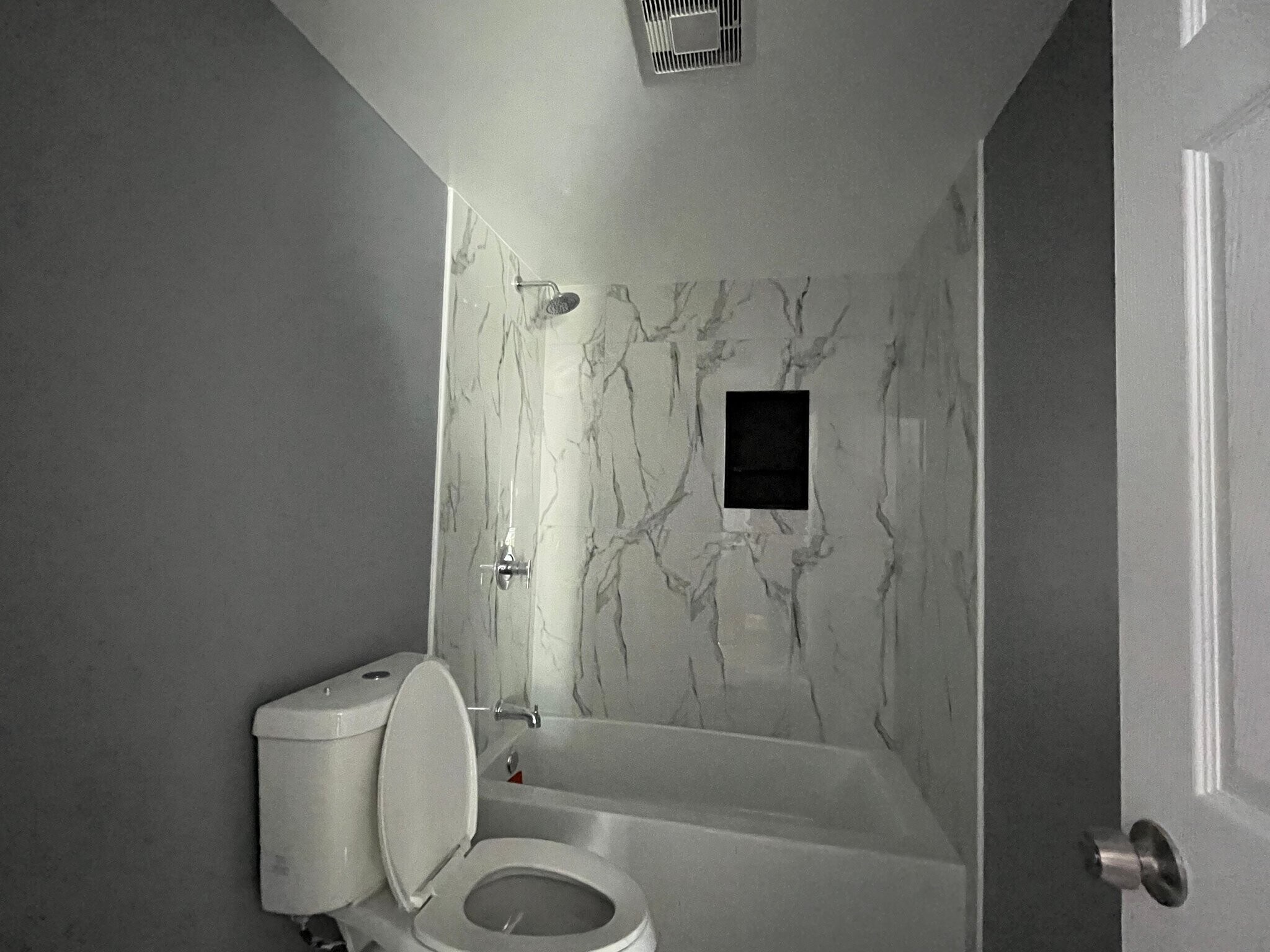 Building Photo - 683 State St