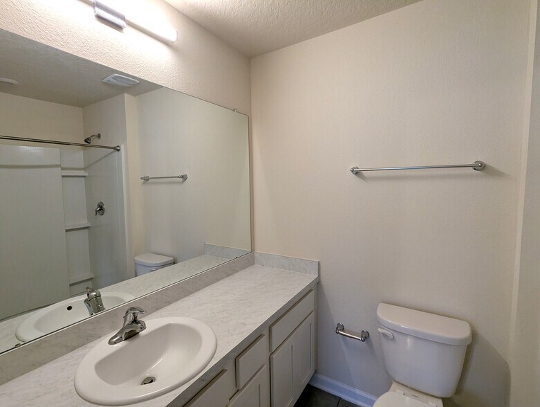 Building Photo - 4064 Oak Mill Rd