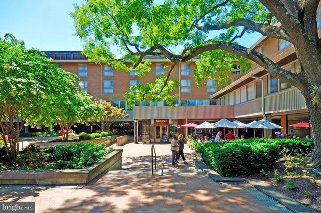 Building Photo - 5 Cross Keys Rd