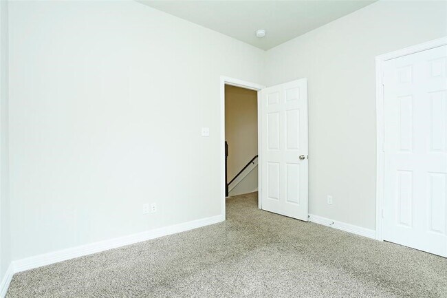 Building Photo - 990 Grenshaw St