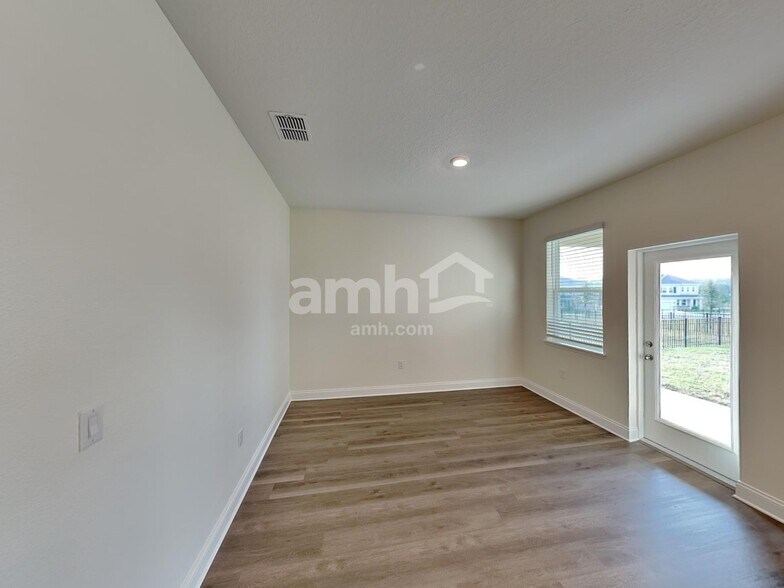 Building Photo - 3735 Ctr Cv Ln