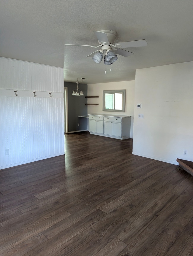 Building Photo - 2049 Kent Ct