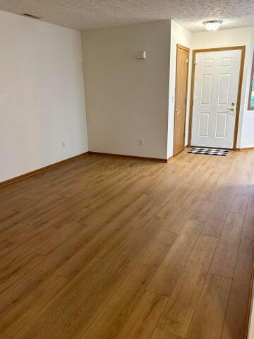 Building Photo - 715 Milcrest Dr