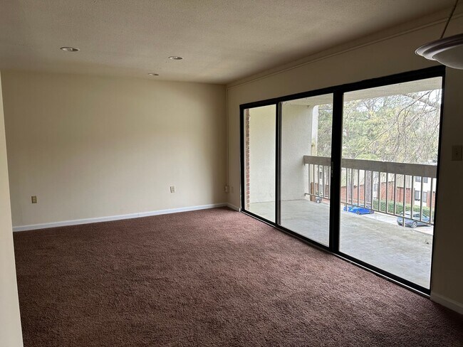 Building Photo - 500 Umstead Dr