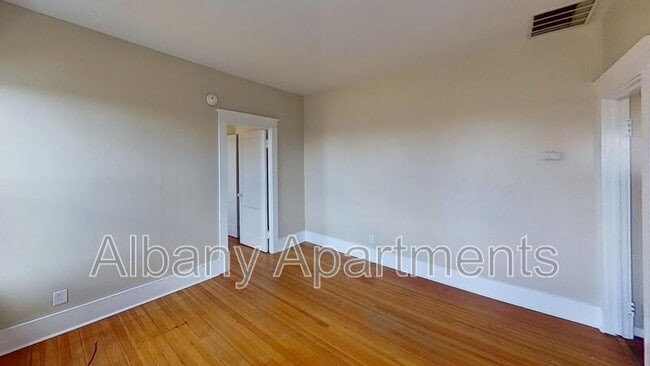 Building Photo - 469 Delaware Ave