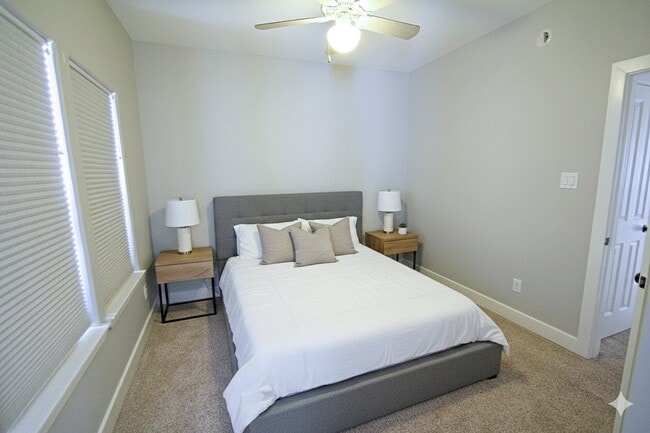 Building Photo - 1317 Bomar St