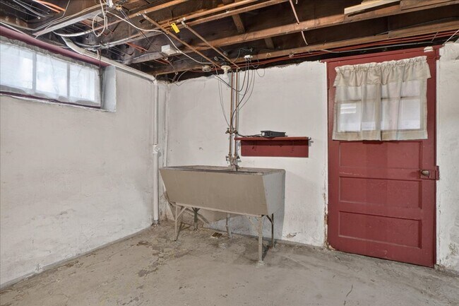Building Photo - 5203 Windsor Pkwy