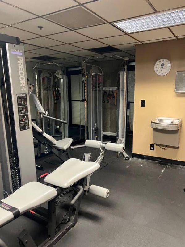 Building Photo - 6533 E Jefferson Ave