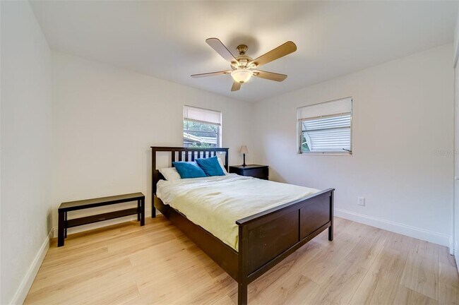 Building Photo - 11424 79th Ave