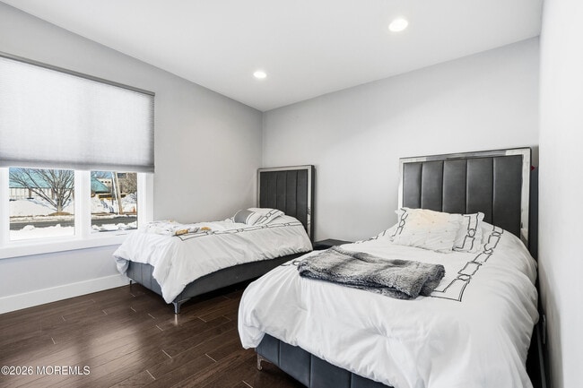 Building Photo - 107 Grant Ave