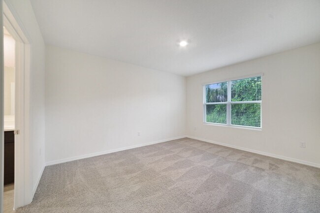 Building Photo - 296 Hickory Crse Trl