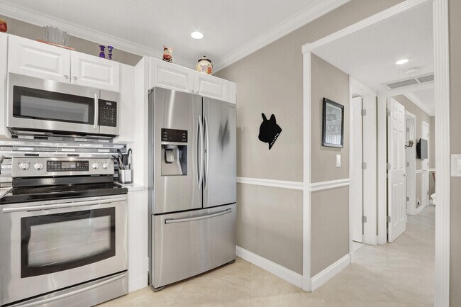 Building Photo - 1605 S US Hwy 1