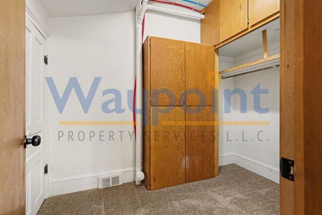 Building Photo - 126 Tower St