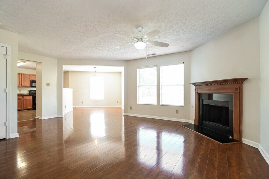 Building Photo - 14202 Luscombe Farm Rd