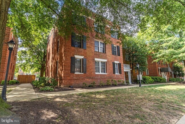 Building Photo - 600 Bashford Ln