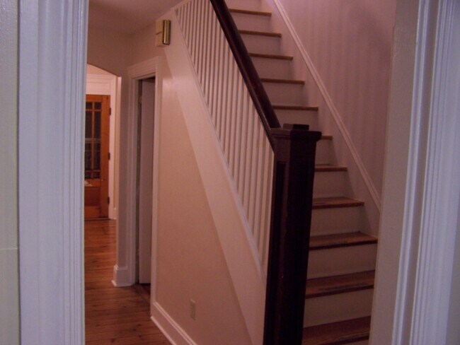 Building Photo - 160 E Penn St