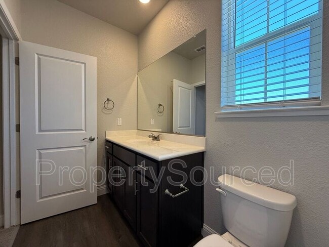 Building Photo - 948 Posey St