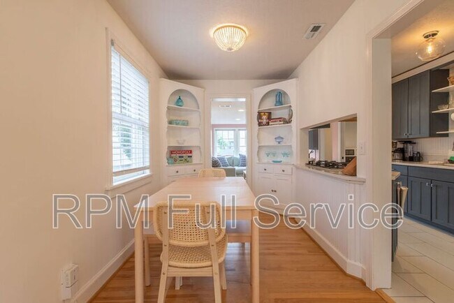 Building Photo - 2602 Acklen Ave