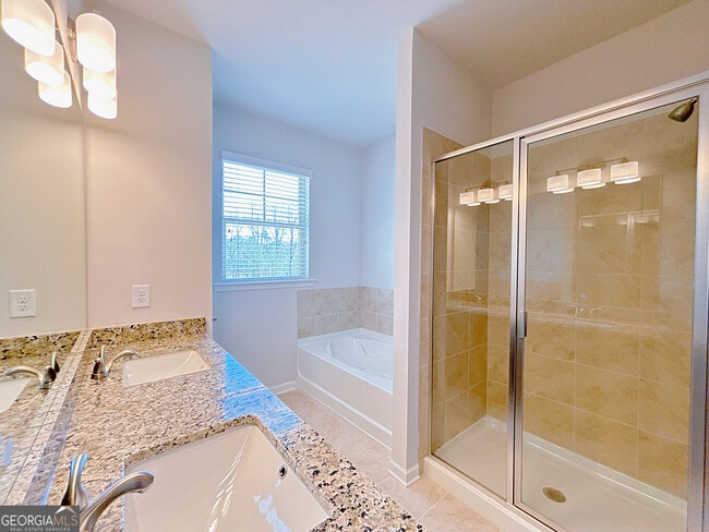 Building Photo - 2586 Mls Cmn Dr