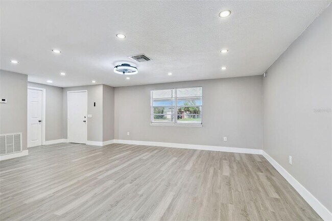 Building Photo - 3800 Darlington Rd