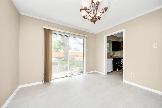 Building Photo - 1307 Glen Echo Dr