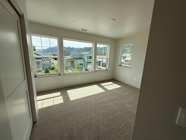 Building Photo - Spacious 4 Bedroom Home with Over 3,100 Sq Ft!