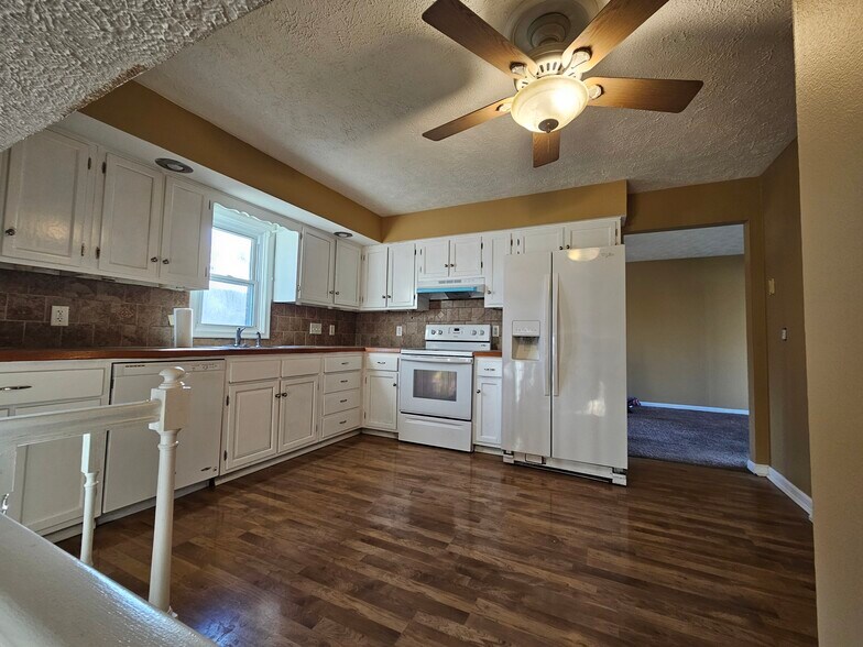 Building Photo - 11327 Camden Ave