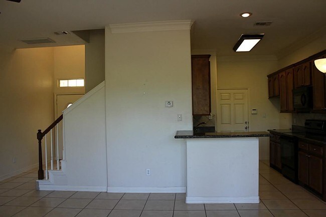 Building Photo - 16020 Fountainview Dr