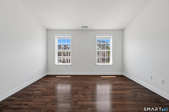 Building Photo - 15 Moorland Dr