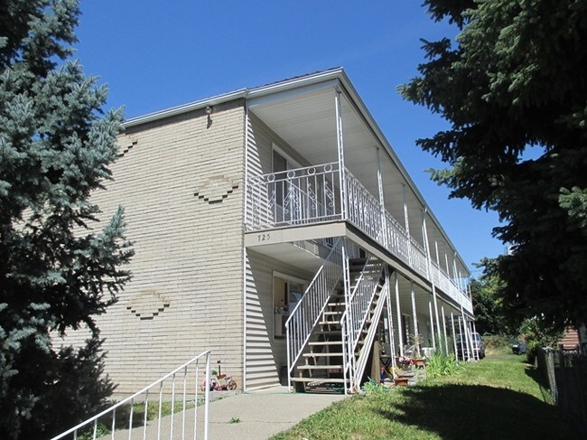 Building Photo - 725 E Indiana Apartments near Gonzaga University!