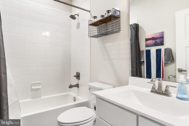 Building Photo - 131 Burkwood Ter