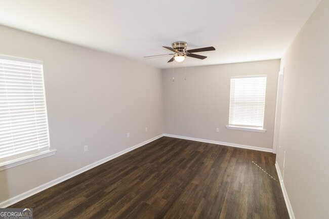 Building Photo - 208 Evans Ter