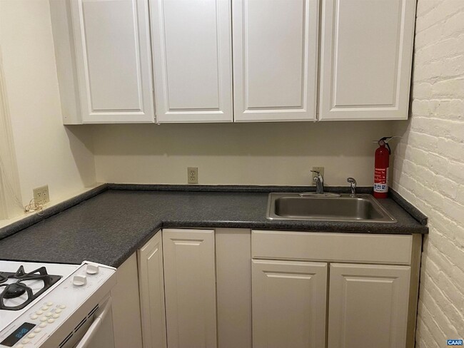 Building Photo - 415 2nd St NE