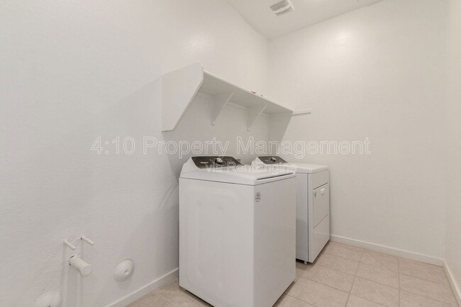 Building Photo - 35395 W Catalan St