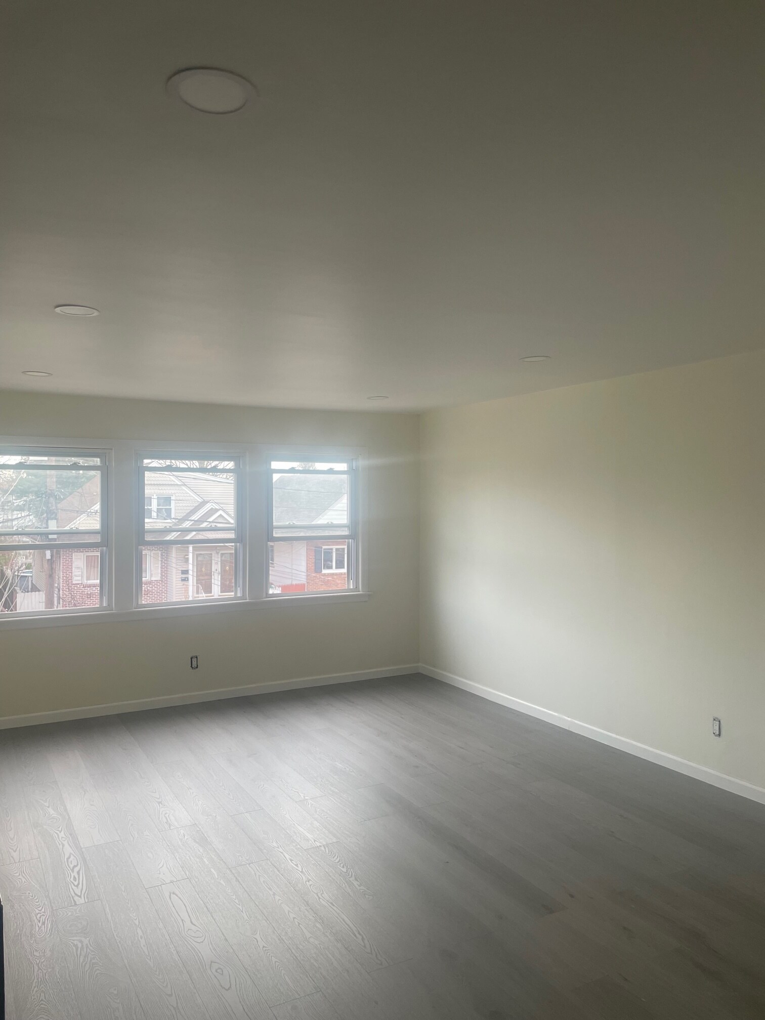 Building Photo - 10 Briarwood Rd