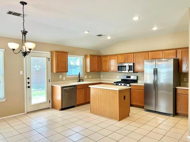 Building Photo - 14803 Snelling Dr