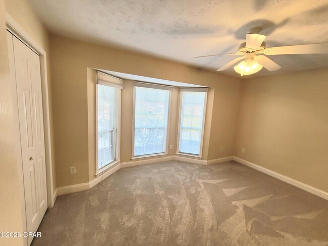 Building Photo - 103 Parkview Xing