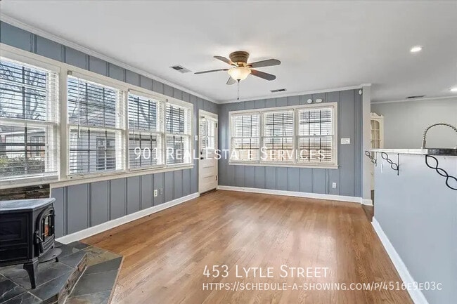 Building Photo - 453 Lytle St