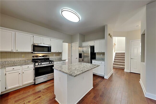 Building Photo - 450 Fairway Walk Dr NE