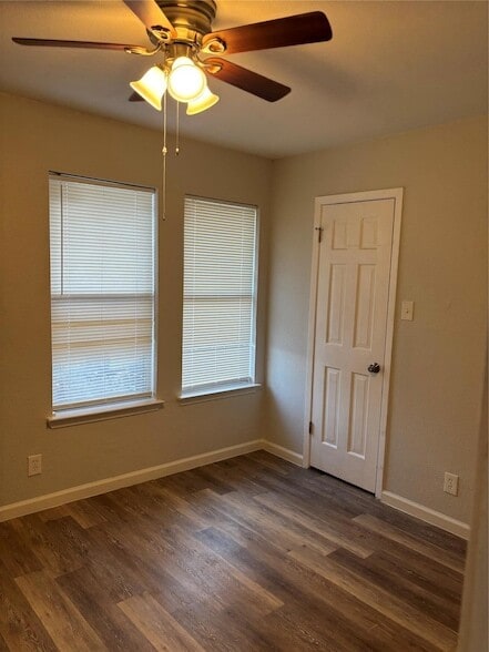 Building Photo - 1210 Southport Dr