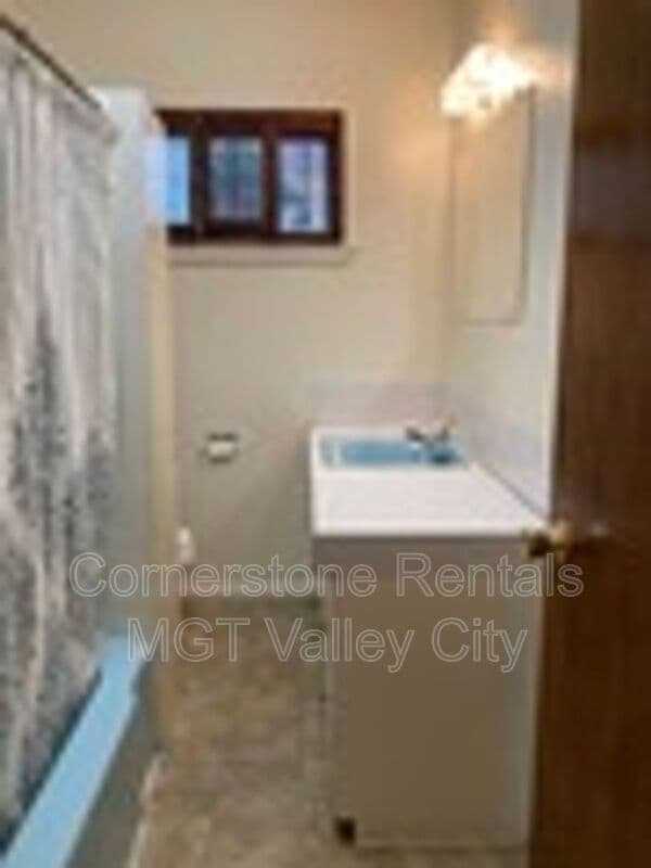 Building Photo - 807 3rd St SW